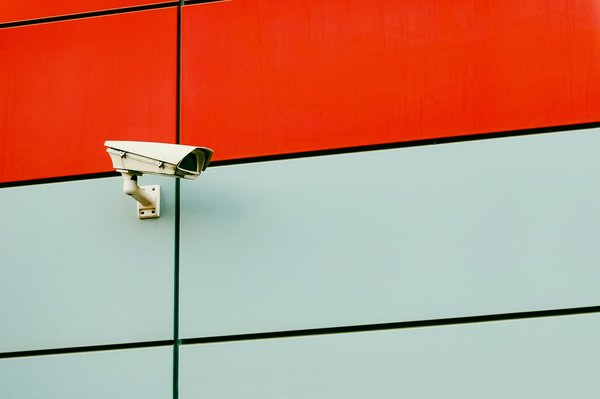 Comment configurer un réseau de capteurs pour la surveillance des infrastructures critiques?